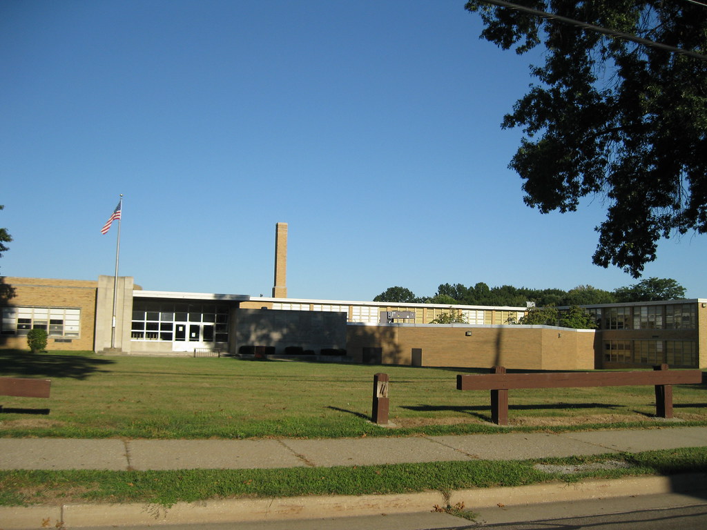 082810Kent Middle SchoolAkron, OHio (1) Aaron Turner Flickr