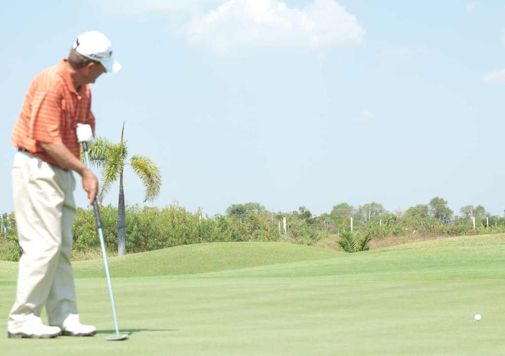 Third Place long putters do help! John Benda Third Place Flickr