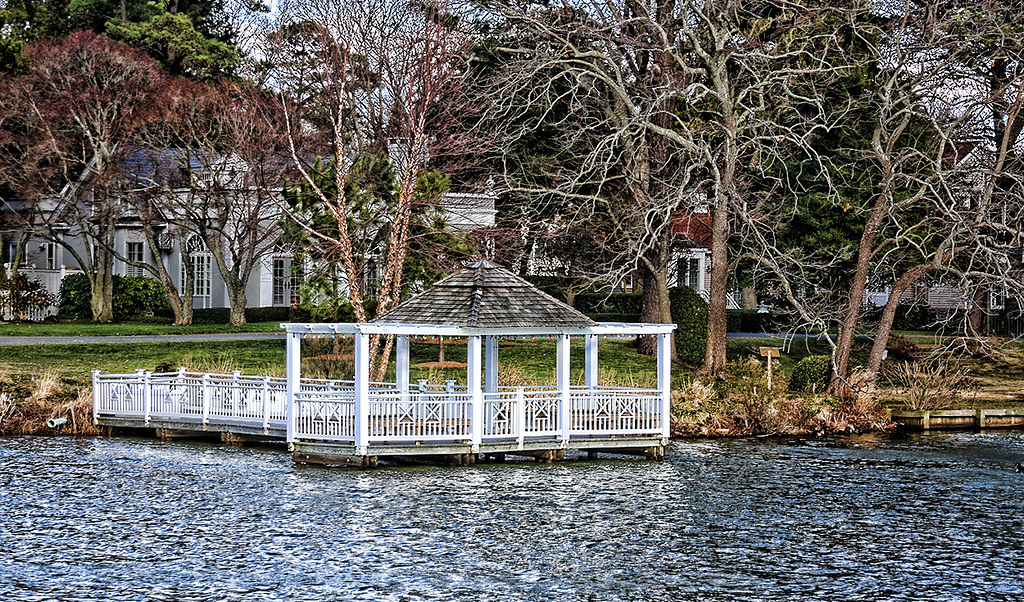 Ritzy Neighborhood Boat Dock Silver Lake in Rehoboth Beach… Flickr