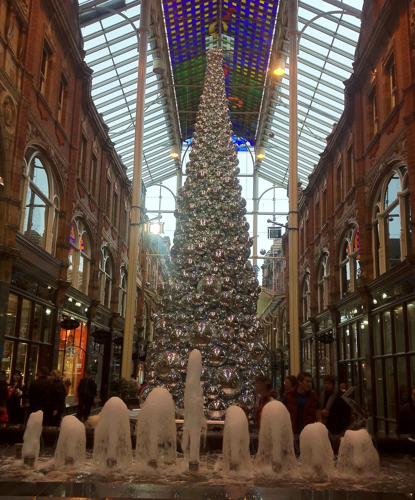 Victoria Quarter Christmas Tree The Christmas tree in Vict… Flickr