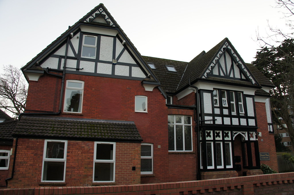 Deanwood House, 32, Tower Road, Branksome Park, Poole, Dor… Flickr