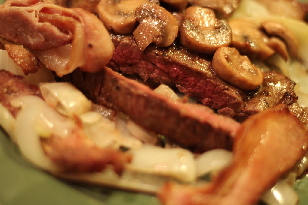 Skirt Steak Cut Against the grain. Derugin Flickr