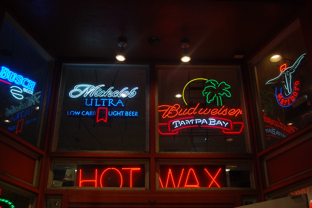 Hot Wax Hot Wax Glass Company is a tobacco and accessory s… Flickr