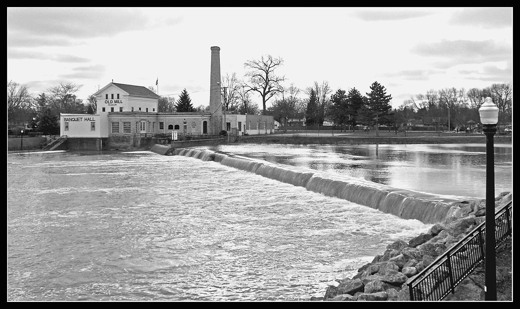 The River Raisin in Dundee, Michigan Downtown Dundee, near… Flickr