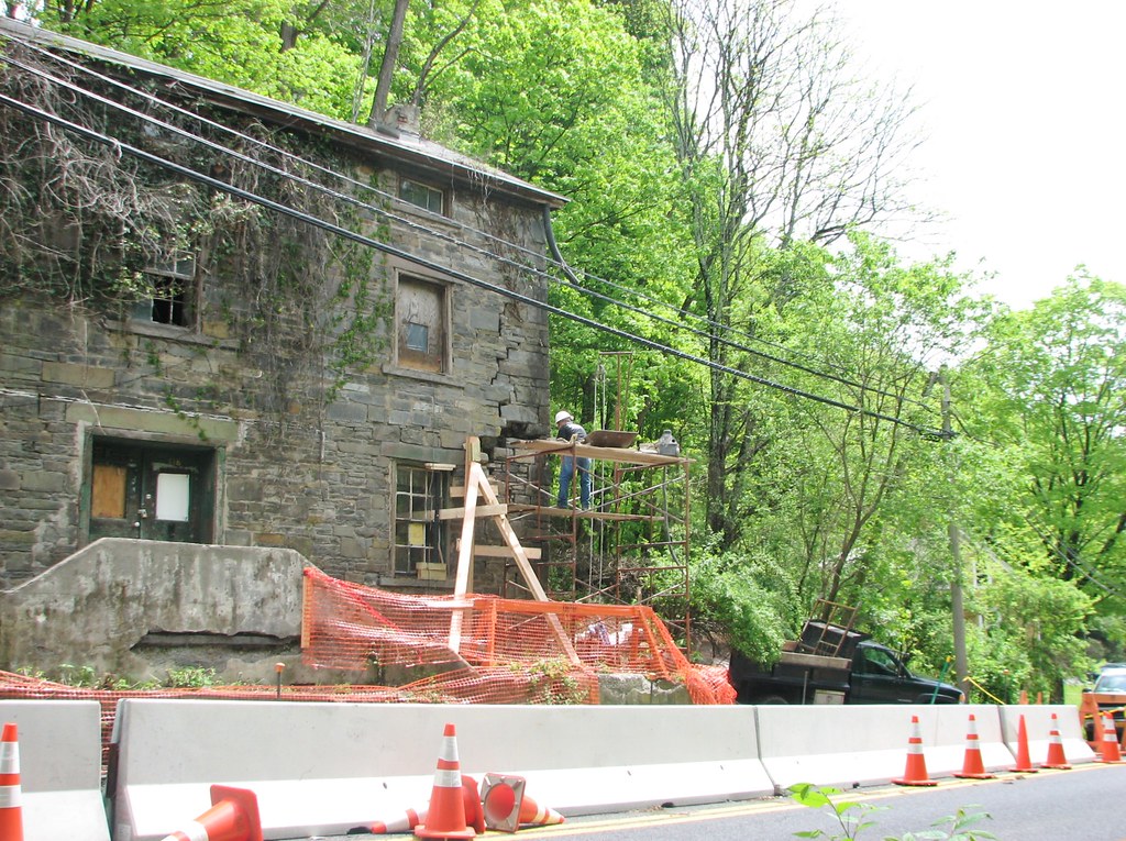 FIXING THE OLD BOOTH HOUSE IN MAY 2016 workers are now sta… Flickr