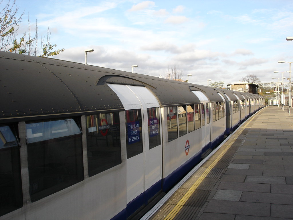 Leytonstone Station portemolitor Flickr