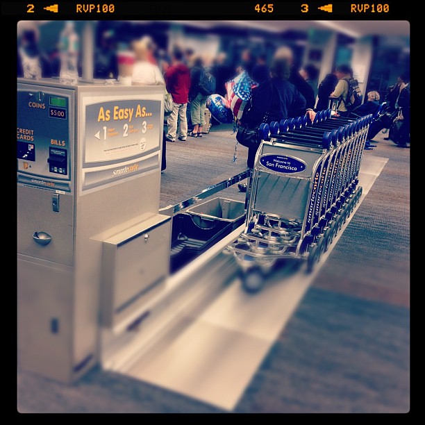 SFO airport luggage carts JunDai BatesKobashigawa Flickr