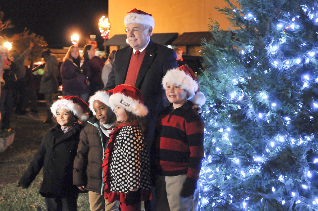 TroyChristmas_jm_098 Troy Mayor Jimmy Lunsford along with … Flickr