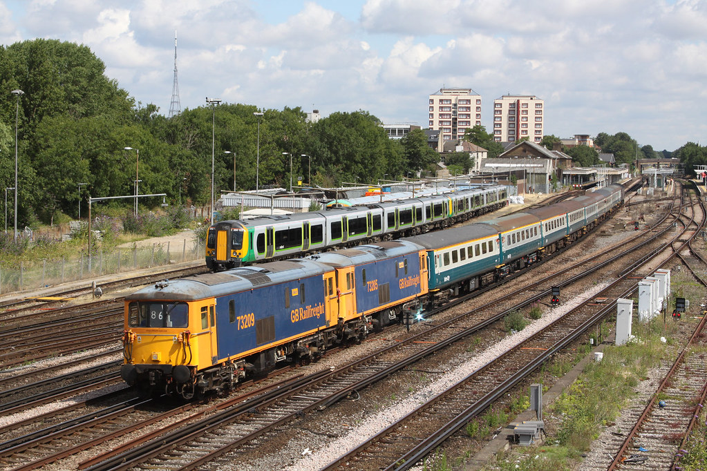 73209 Norwood Junction, 25/07/09 73209 and 73205 at Norwoo… Flickr