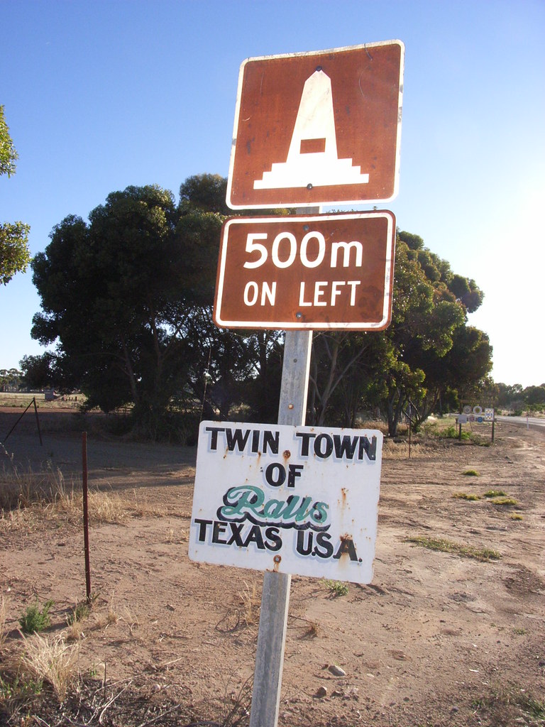 At the entrance to the town Ralls, Texasanyone? The sign … Flickr