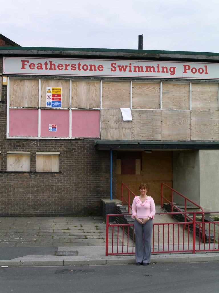 Lister Baths Featherstone Swimming Pool prior to demolit… Flickr
