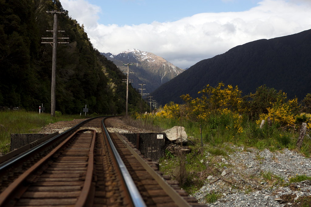 Railroad Tracks South Island NZ 1920px travelwayoflife Flickr