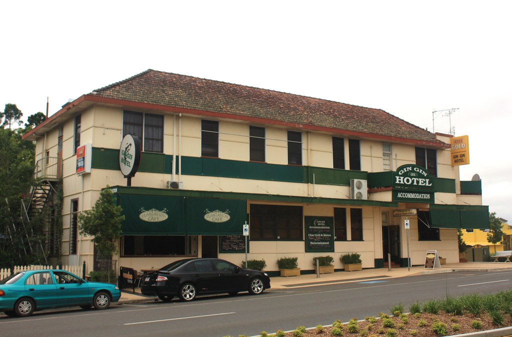 Gin Gin Hotel, Gin Gin, Qld. 66 Mulgrave Street, Gin Gin. Flickr