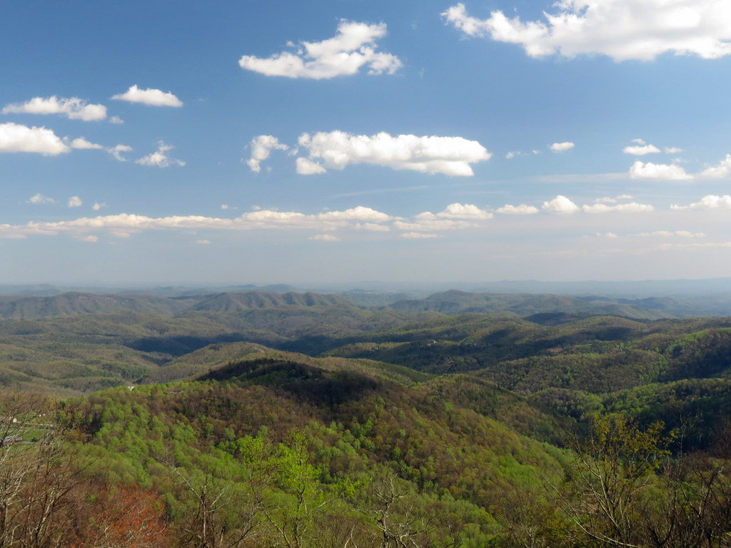 Yadkin Valley Overlook Spring time along the Blue Ridge Pa… Flickr