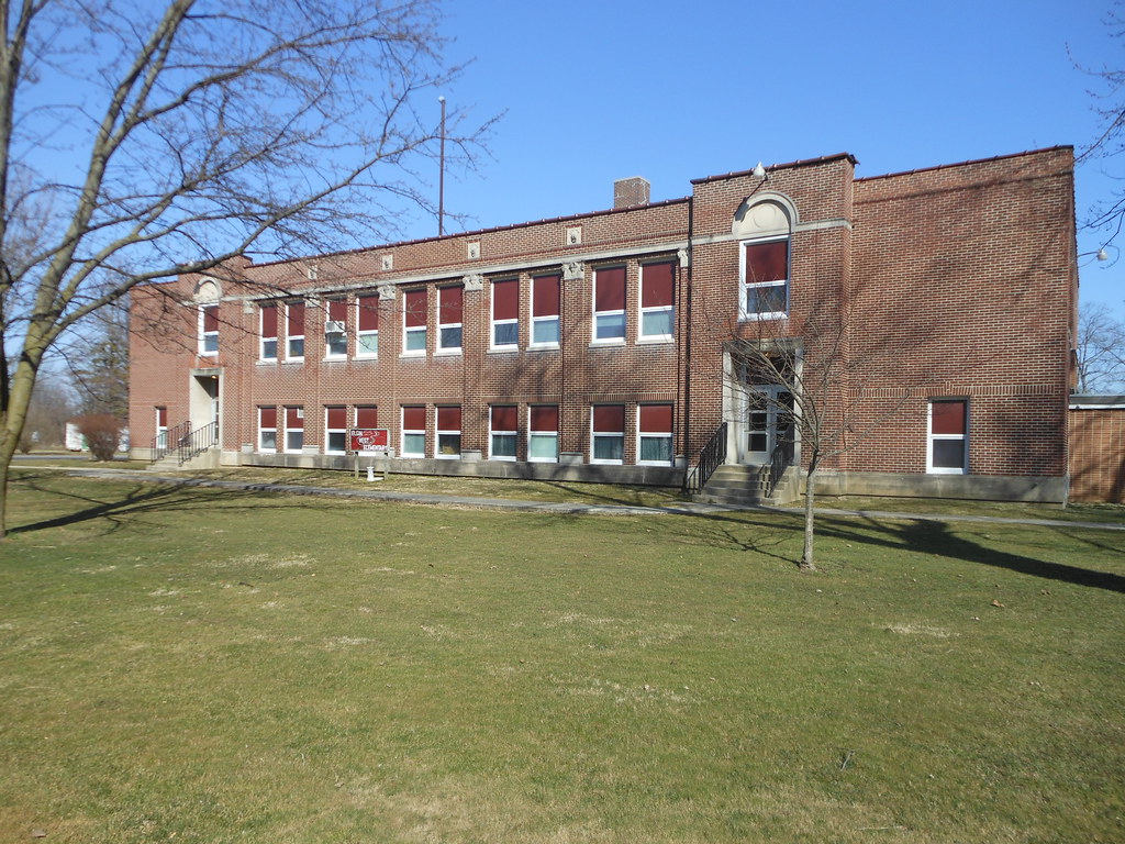 031012 Larue SchoolLarue, Ohio (28) Aaron Turner Flickr