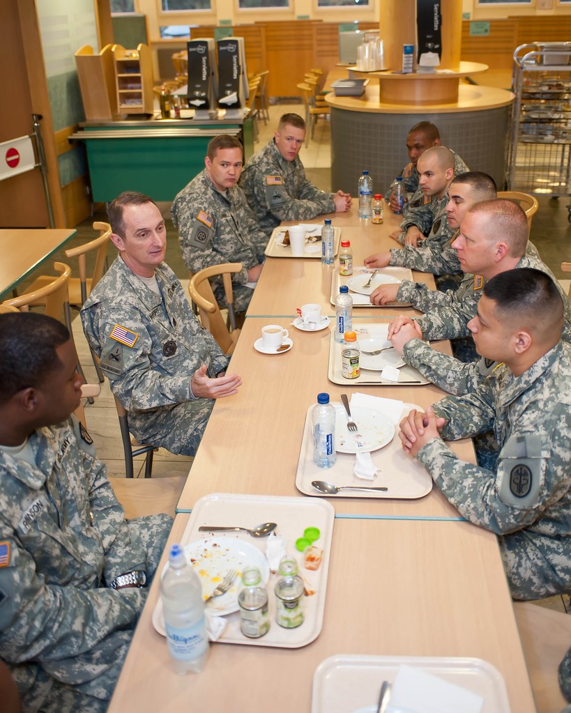 Lunch with Soldiers Command Sgt. Maj. David Davenport Sr.,… Flickr