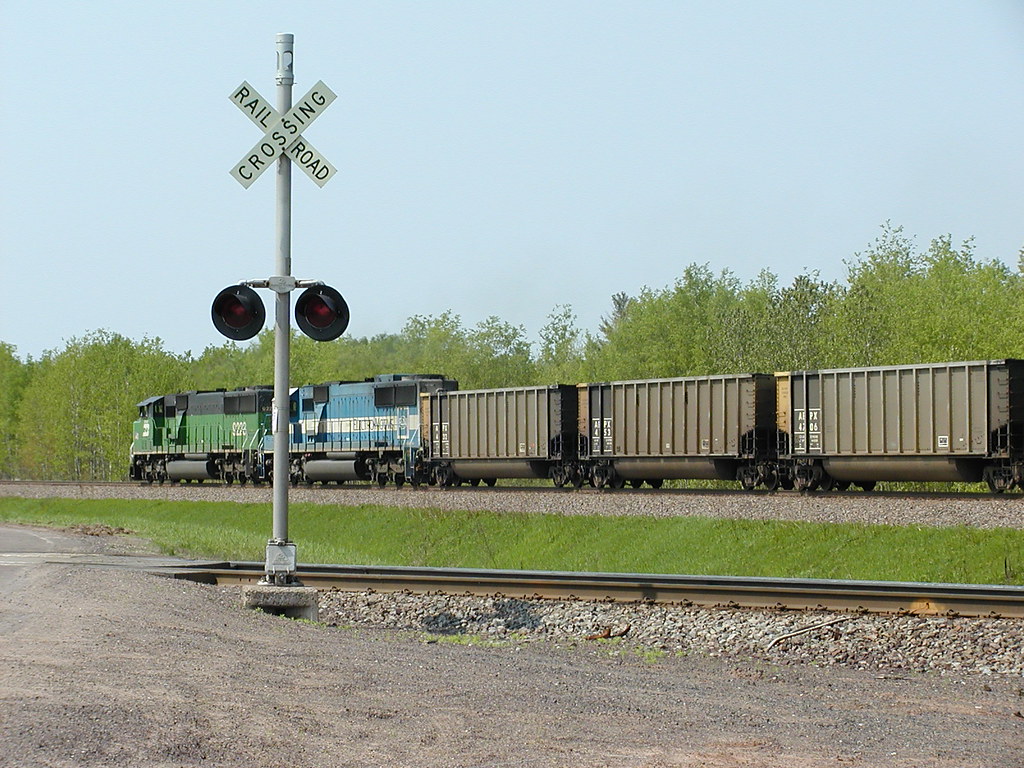 Boylston Crossing Light BNSF Coal MTY MN 06012003 OLYMPUS … Flickr