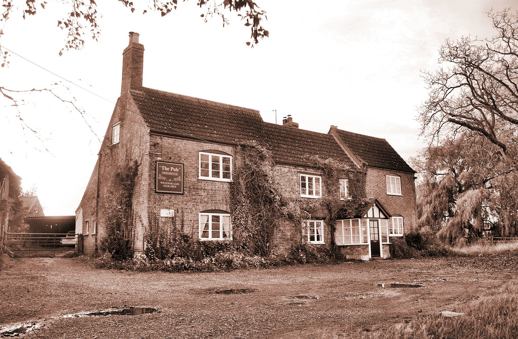 The Pub, Purton Rather a strange pub at Purton, Gloucester… Flickr
