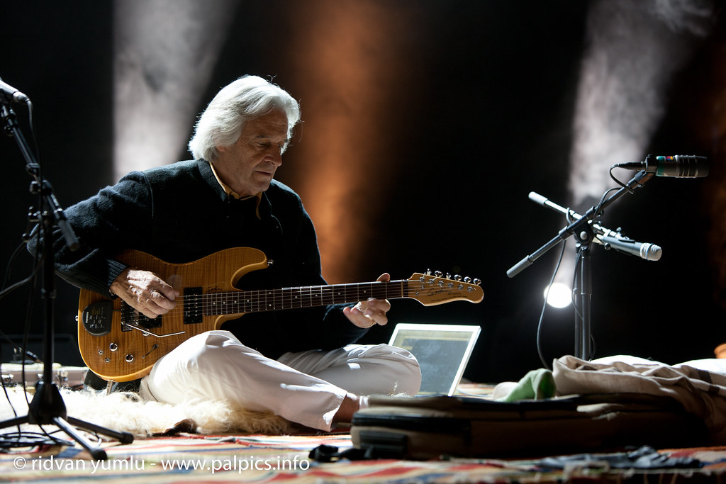 Some impressions of Mr. John McLaughlin, Mr. Zakir Hussein… Flickr