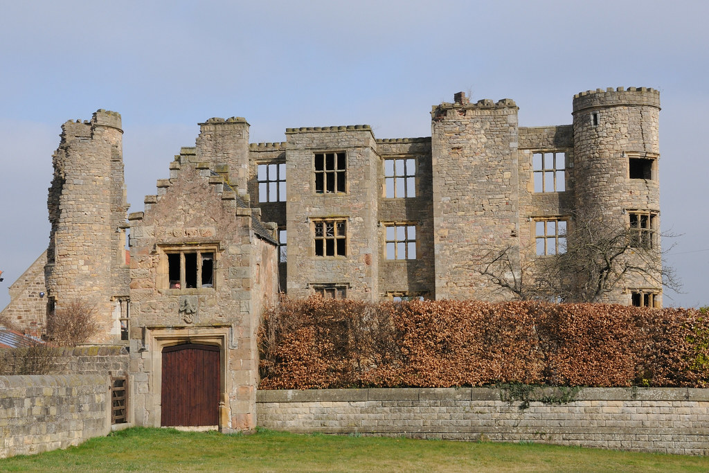 THORPE SALVIN HALL, S YORKSHIRE_5309nx The ruined mansion,… Flickr