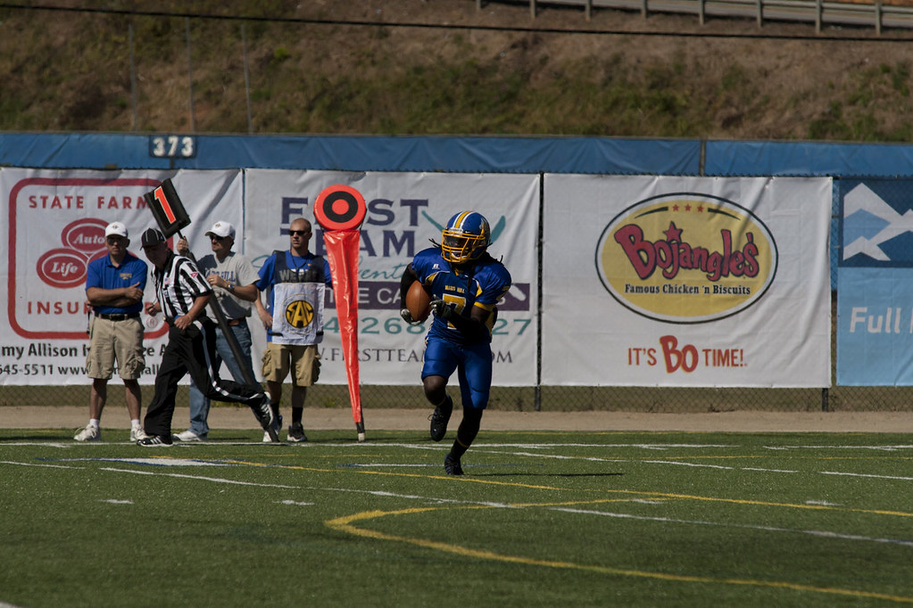football_20111008_0081 Mars Hill University Office of Communications