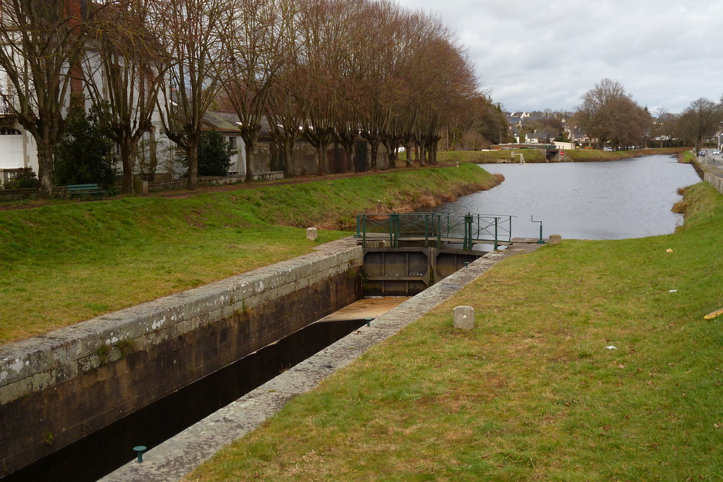 158 Écluse, Canal de Nantes à Brest, Pontivy Thomas The Baguette Flickr