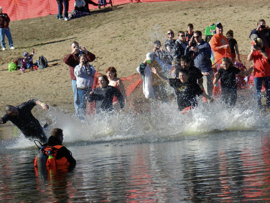 2012 Missouri Polar Bear Plunge This years Lake of the Oza… Flickr