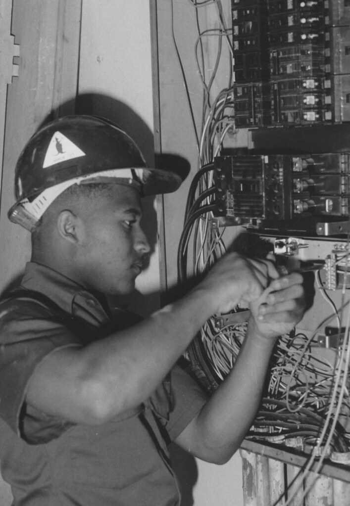 CECN Troutman performing electrical work a photo on Flickriver