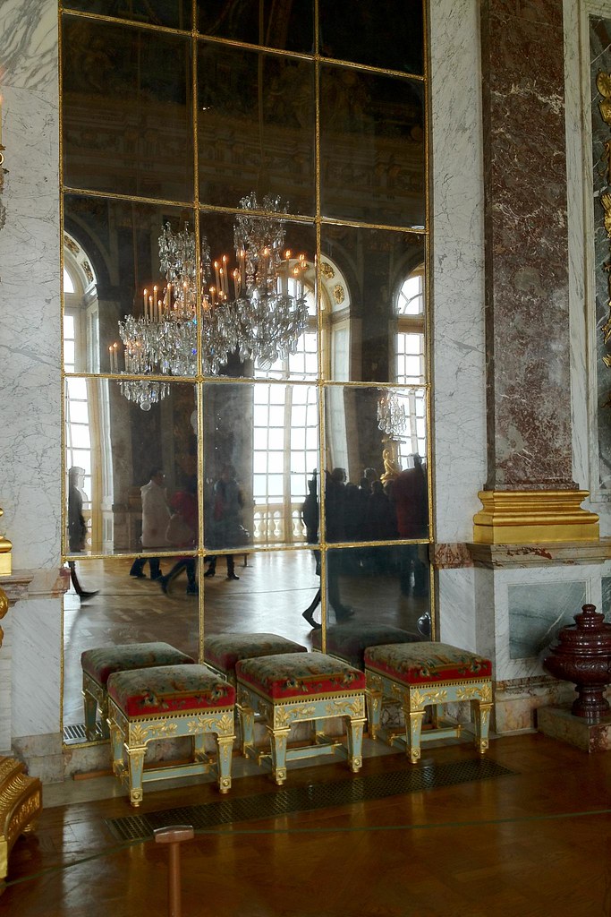 Hall of Mirrors, Palace of Versailles A mirror wall in the… Flickr