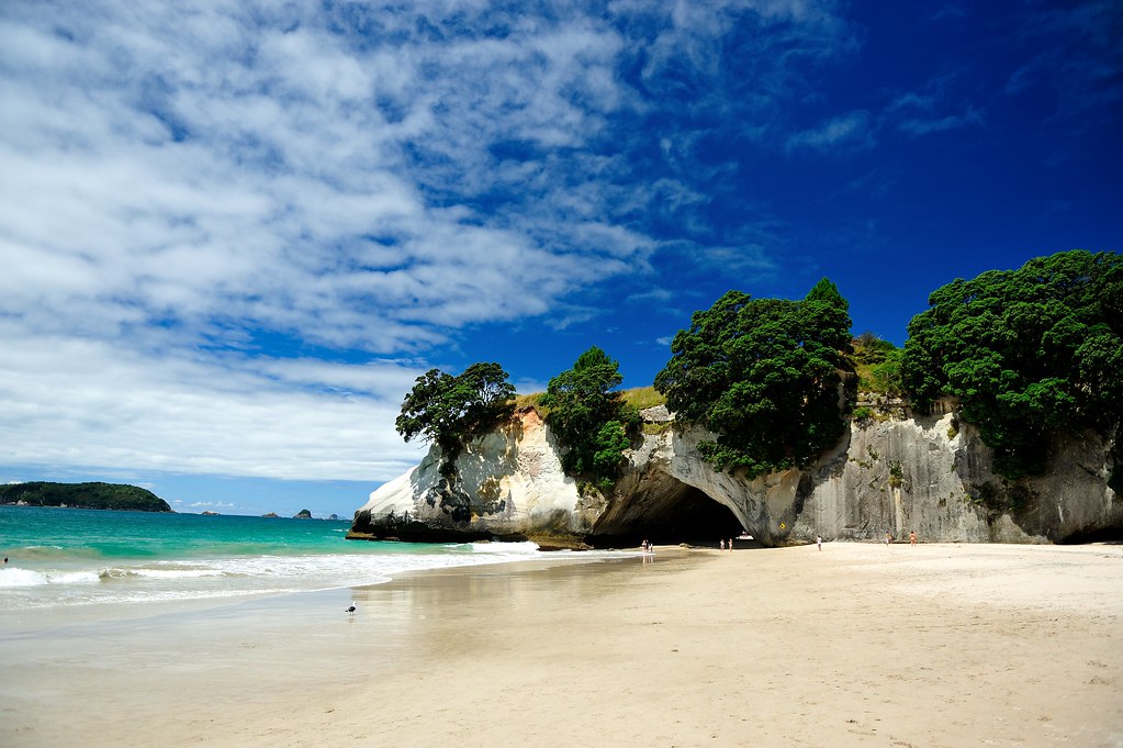 Cathedral Cove Piotr Zurek Flickr