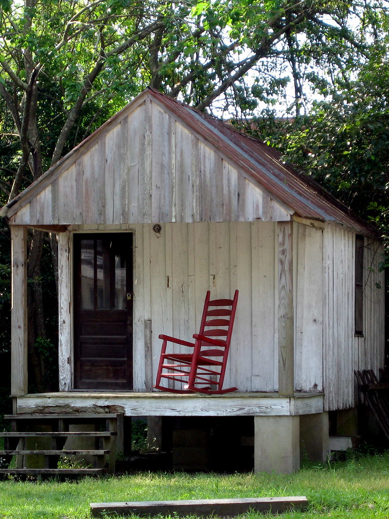 Out behind South Carolina Artisan Center, Walterboro, SC ECV