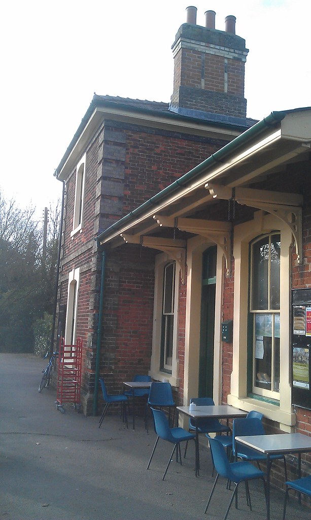 Rayne Railway Station Herb287 Flickr