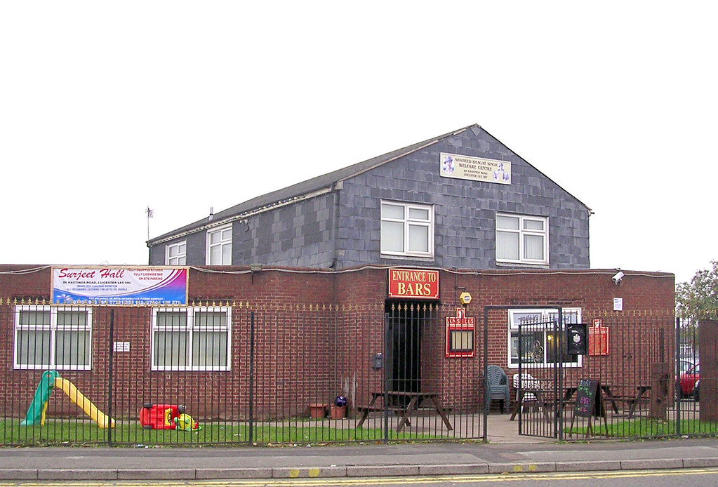 FOX Hastings Rd Leicester 051111 ex RUNNING FOX Chris Pyrah Flickr