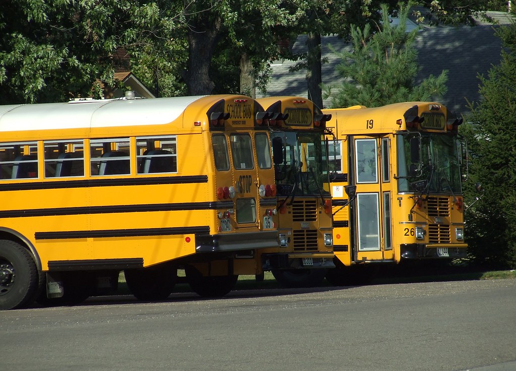 DSCF4294 Howland Local Schools buses; Bus Yard Howland, … Flickr