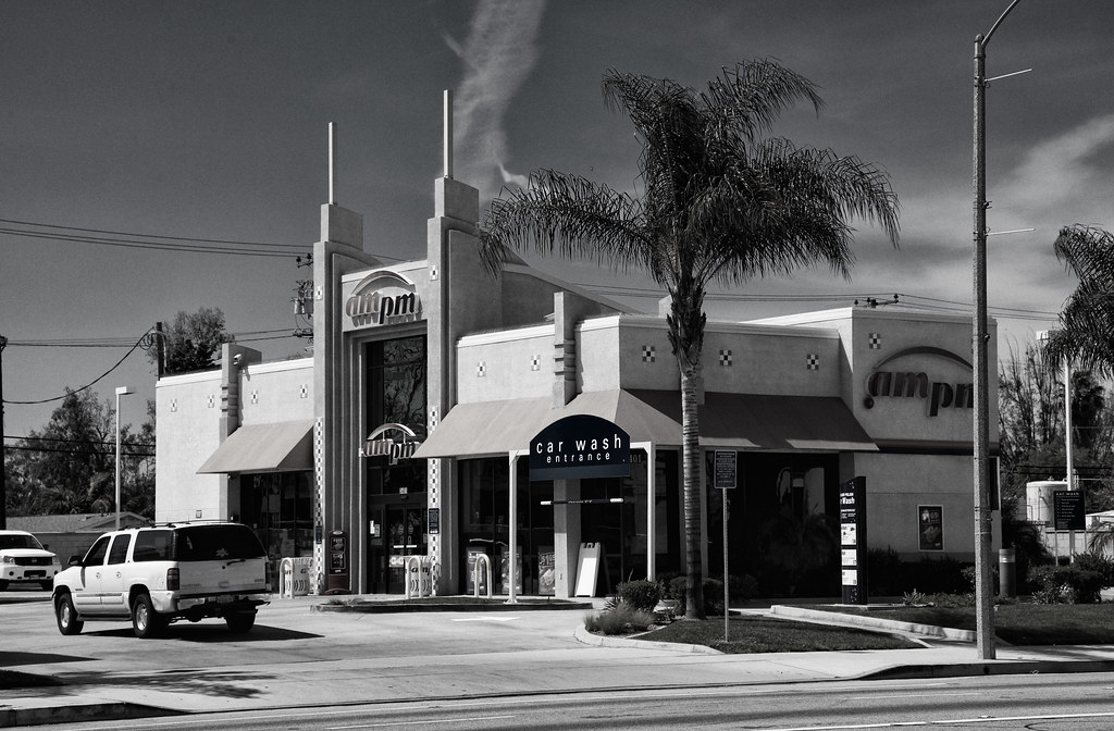 IMG_3402 On the corner of Wardlow and Long Beach Boulevard… Flickr