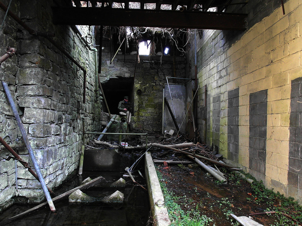 Service Tunnel Entrance This is where we entered the servi… Flickr