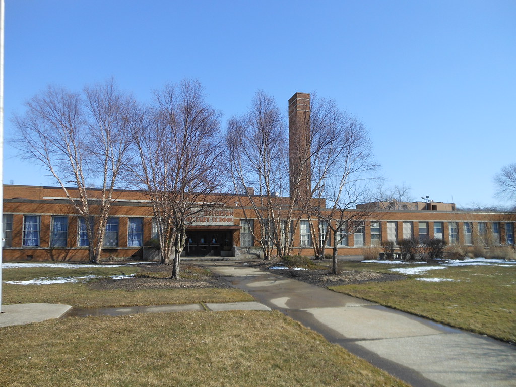 022612 Thomas Jefferson SchoolEuclid, Ohio (7) Aaron Turner Flickr
