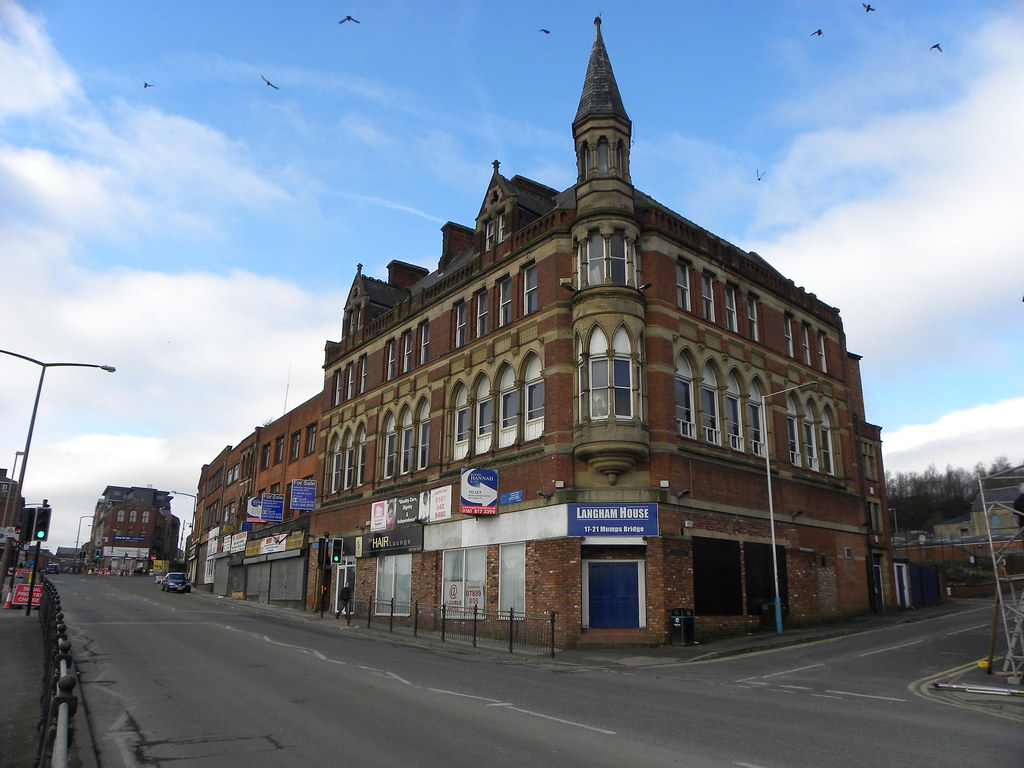 to Oldham! (1/3) Most of this block is vacant and … Flickr