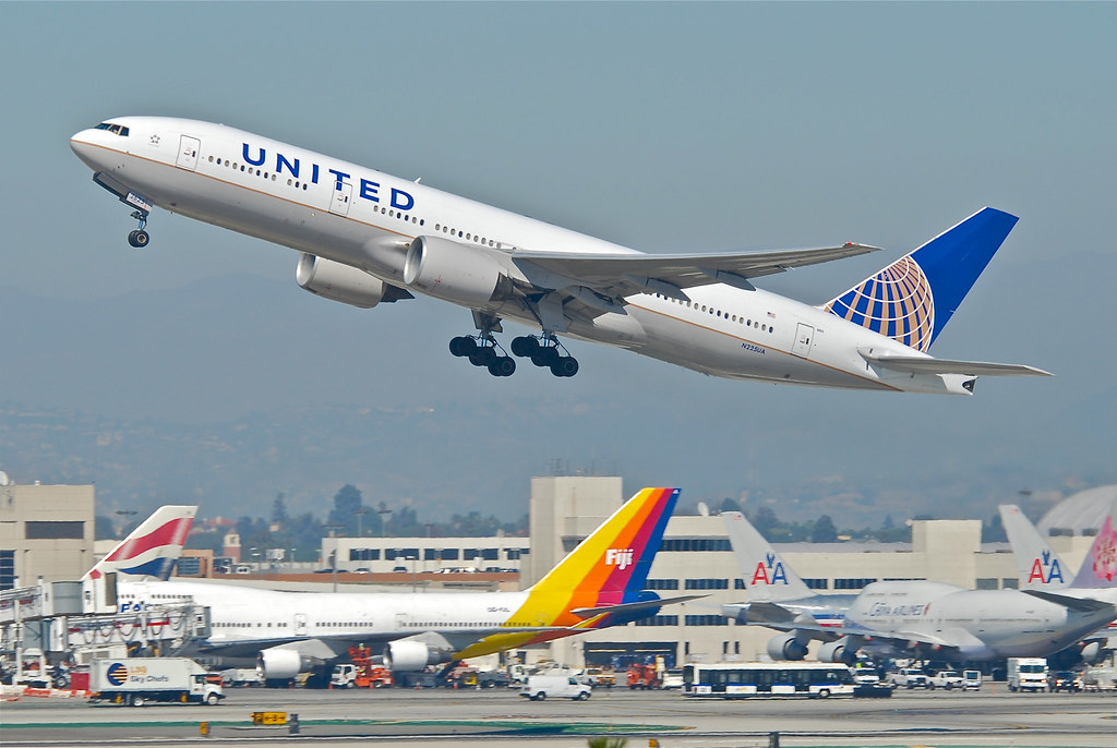 United Airlines Boeing 777222ER; N225UALAX;11.10.2011/62… Flickr