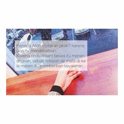 Selama aku dan kamu belum menjadi kita. Ada batasan yang d