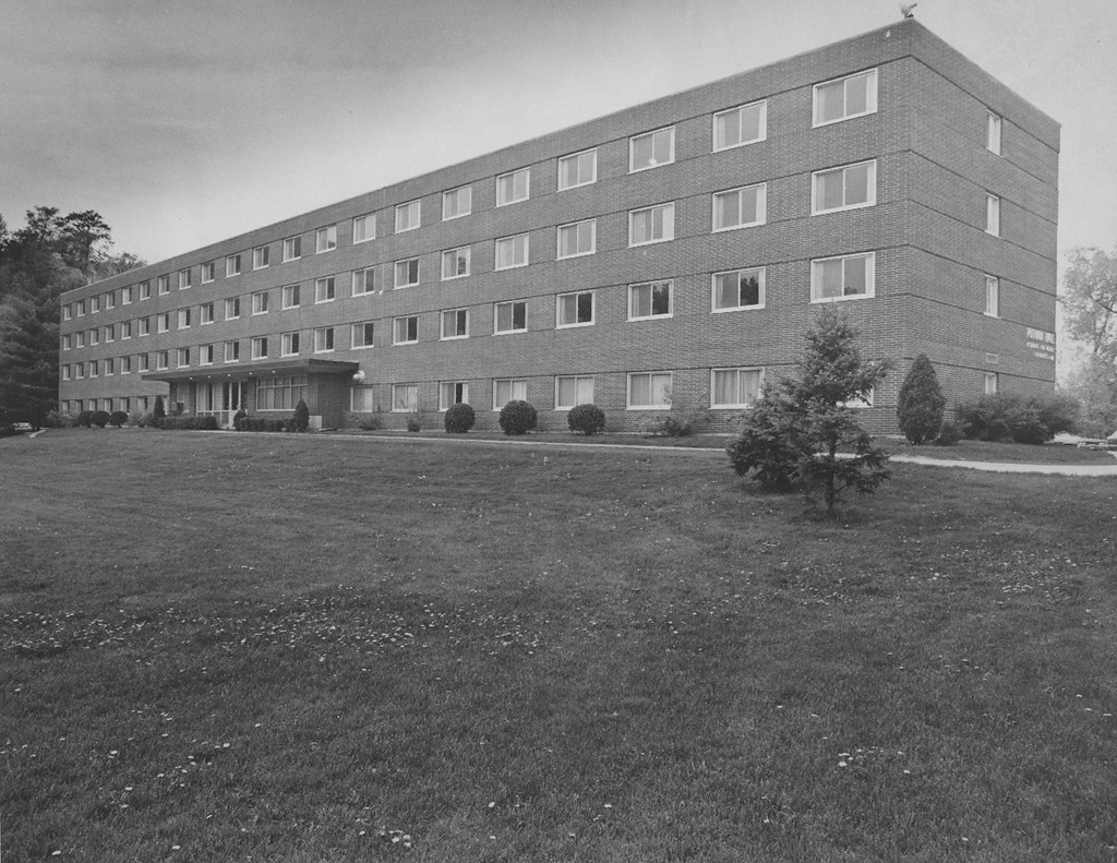 Putnam Hall The current Putnam Hall, a residence building,… Flickr