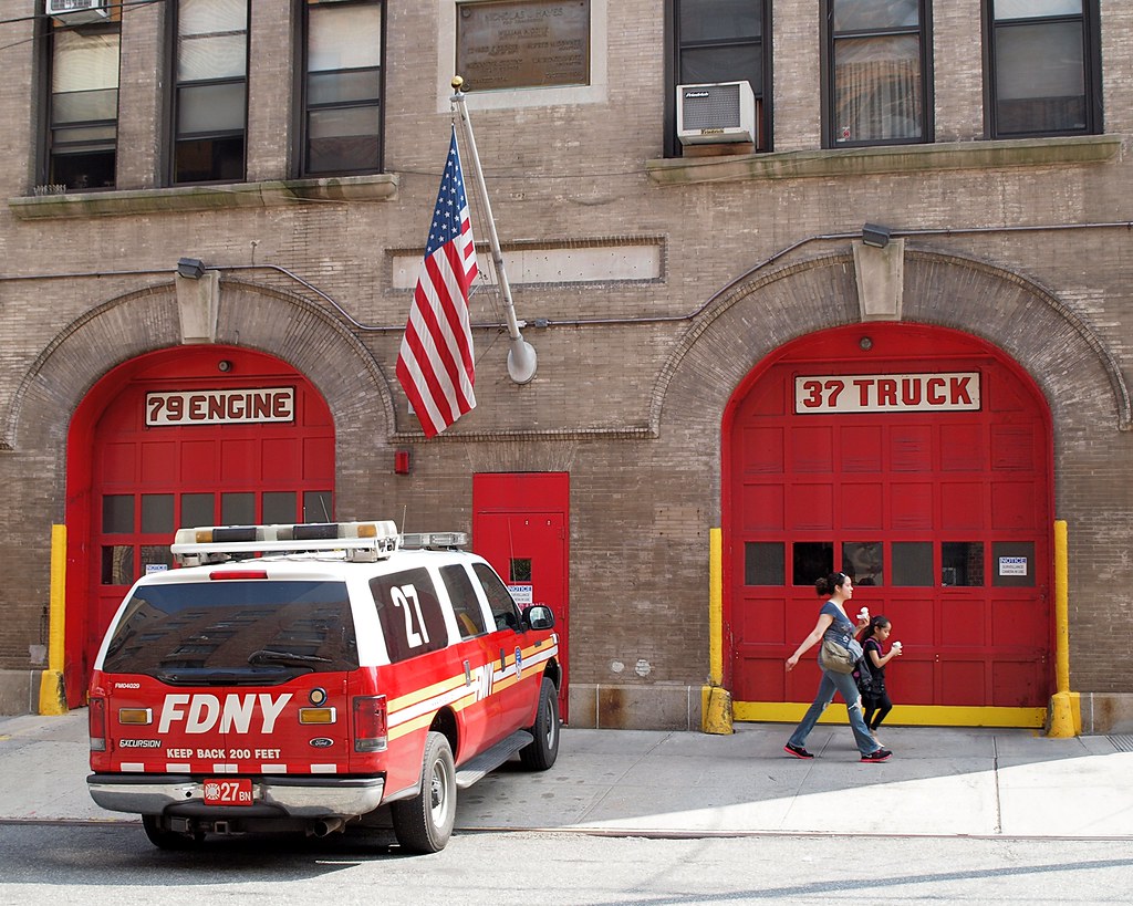 E079 FDNY Firehouse Engine 79, Ladder 37 & Battalion 27, N… | Flickr