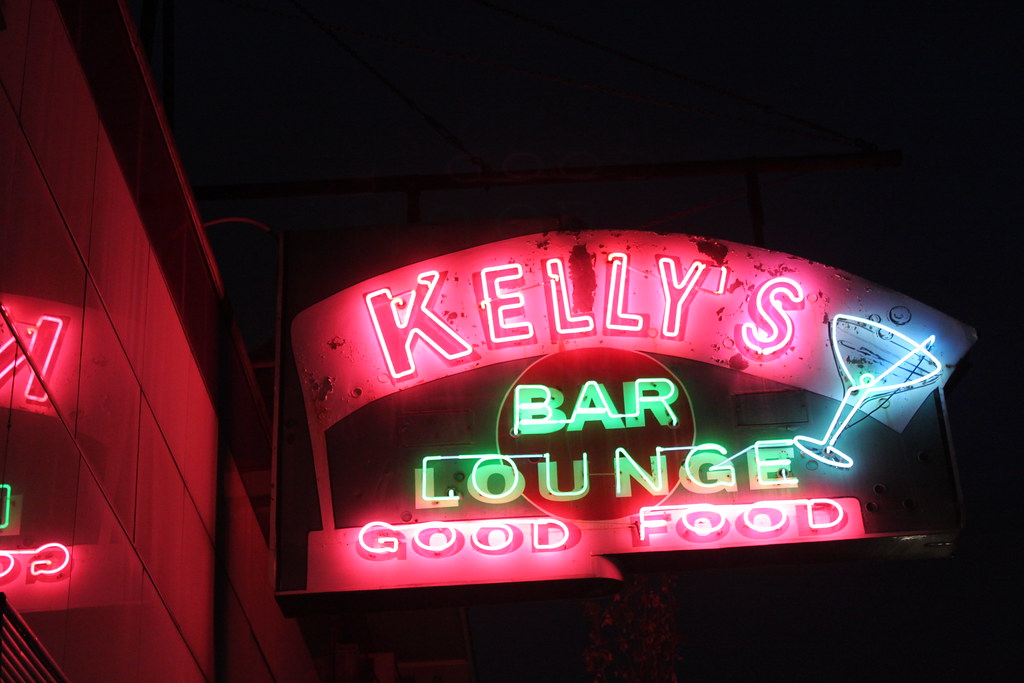 Kelly's Bar Lounge Good Food Kelly's is a classic moderne … Flickr