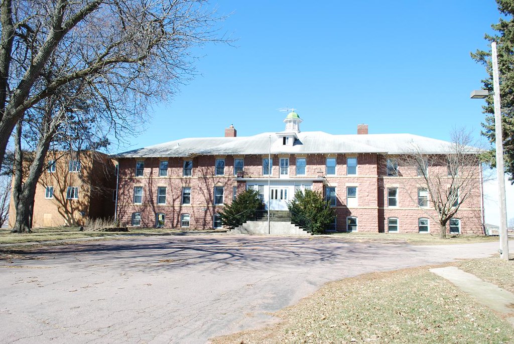 Odd Fellows Home, Dell Rapids, SD The Odd Fellows Home is … Flickr