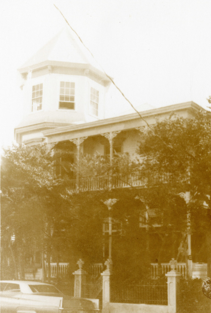 534 Eaton Street Photograph taken in combination with arch… Flickr