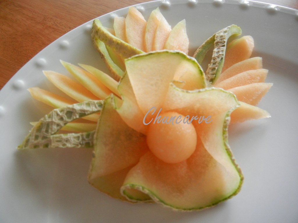 Cantaloupe Flower This plate design created from melon sli… Flickr