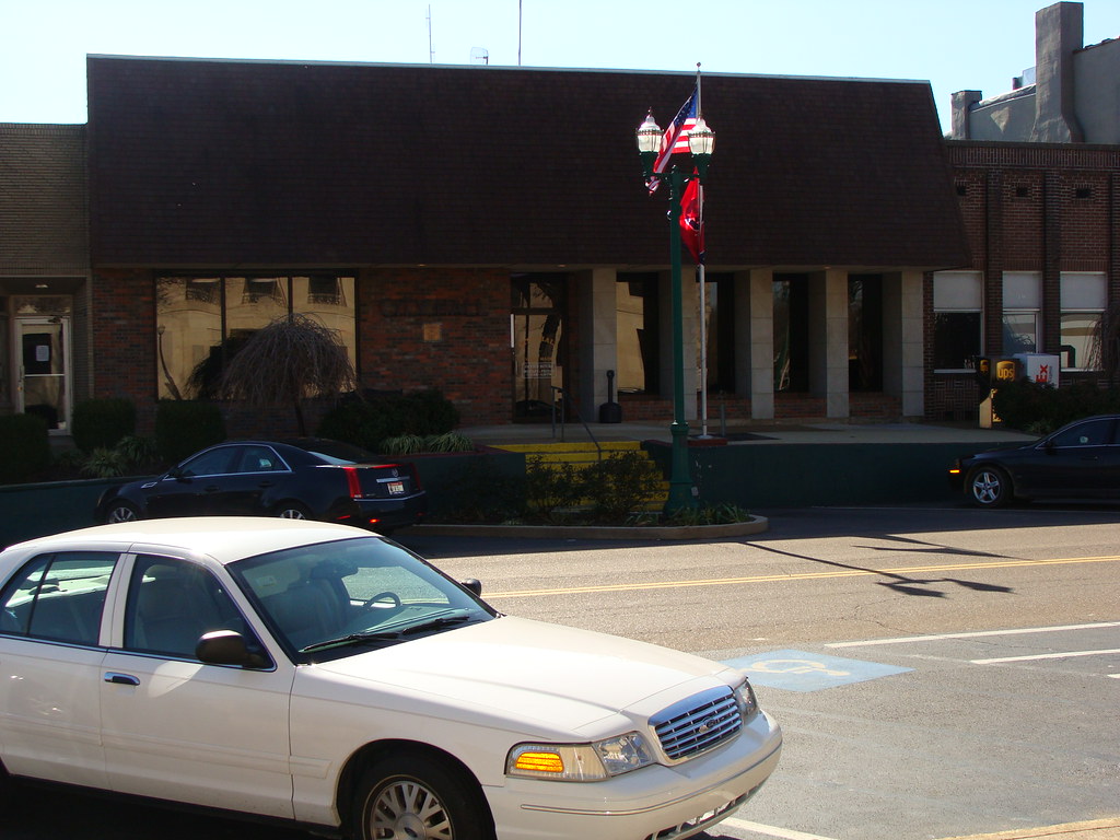 Dresden, Tn. City Hall 2010 Population 6,283 Named after D… Flickr