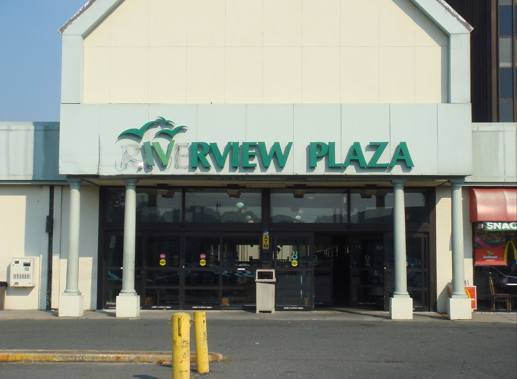 Riverview Plaza; Norwalk, CT The Caldor Rainbow Flickr