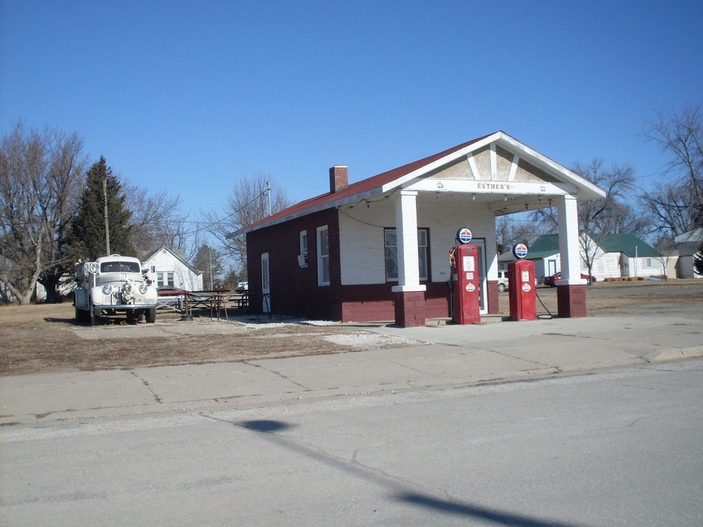 Gas Station in Lanesboro Mike Avitt Flickr