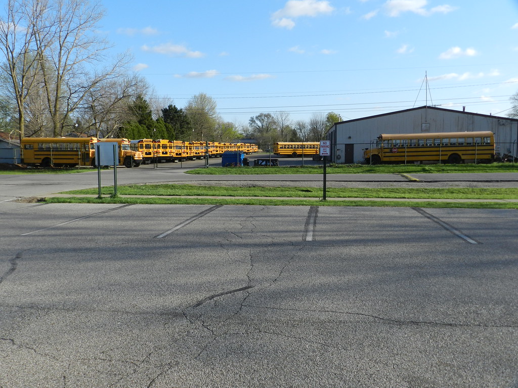 DSCN4082 North Ridgeville City Schools Bus Yard North Ri… Flickr